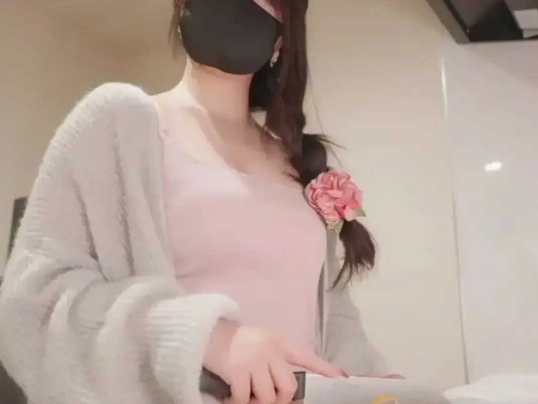 ###资源名输出至变量<br />
《台北娜娜Vlog全集》<br />
《台北娜娜新作》相关资源图片