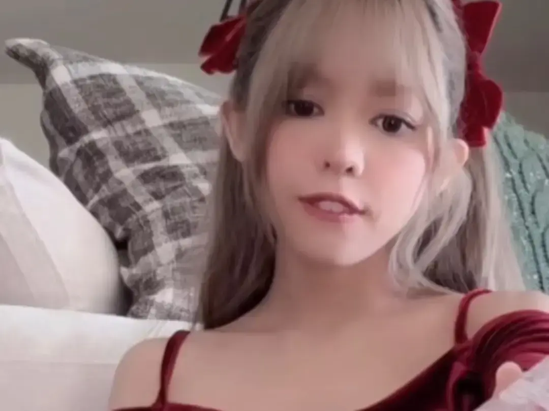 《绯红小猫》