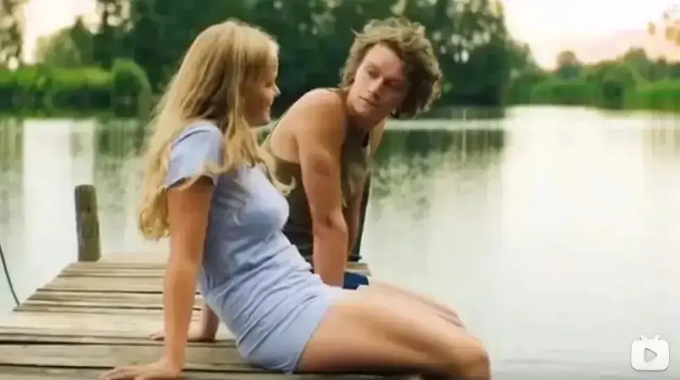 《放荡青春》相关资源图片